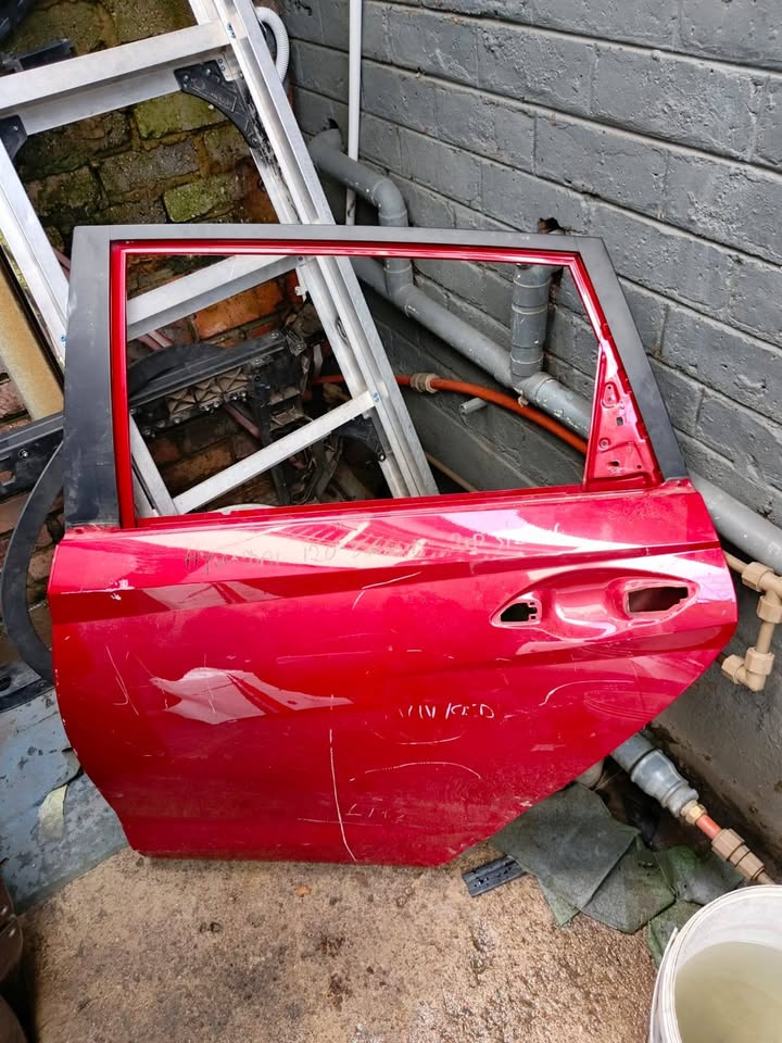 Hyundai i20 left back door - Private Seller