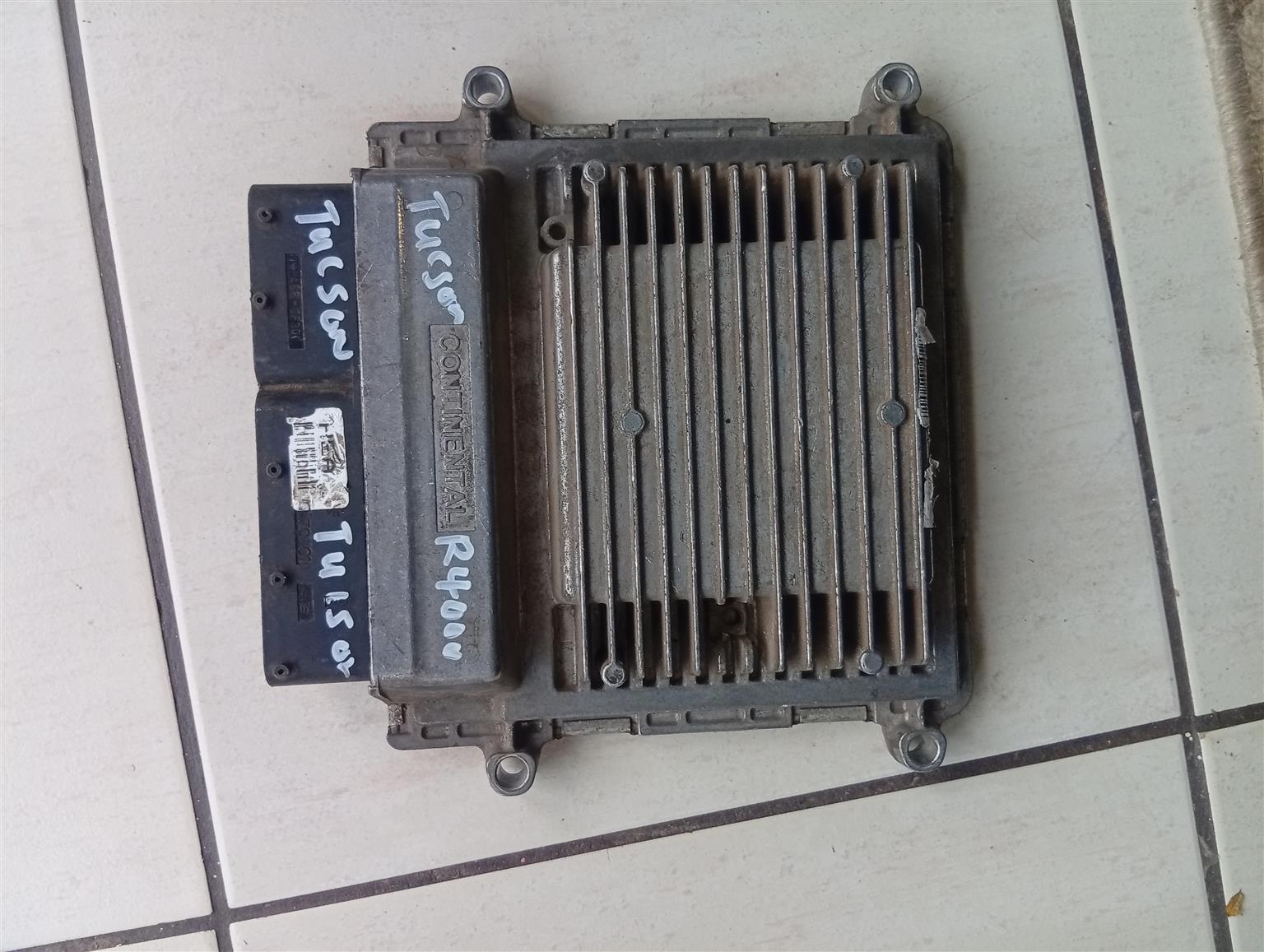 HYUNDAI TUCSON 2.0 CVVT ECU COMPUTER BOX LMDAG0DC3A 39146-2G060 39116-2G060 5WY5 - Private Seller HYUNDAI TUCSON 2.0 CVVT ECU COMPUTER BOX LMDAG0DC3A 39146-2G060 39116-2G060 5WY5 - Private Seller