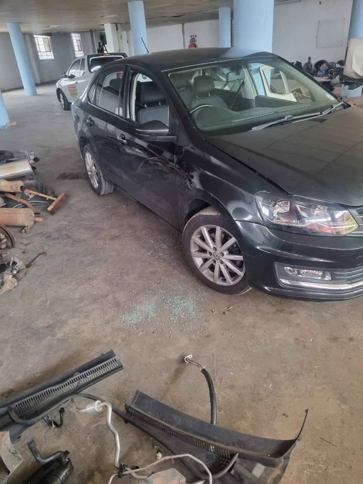 POLO 6 SEDAN STRIPPING FOR SPARES