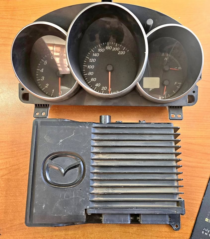 Mazda 3 Cluster/ECU Good Condition - Private Seller Mazda 3 Cluster/ECU Good Condition - Private Seller
