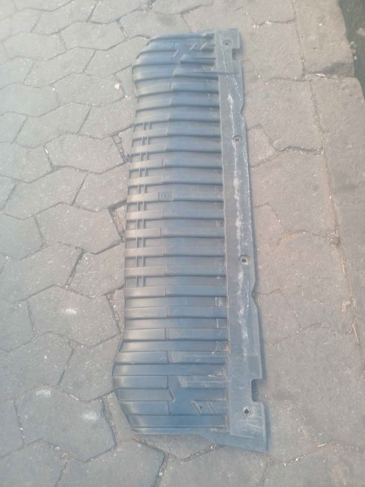 Audi A5 front lower plate - Private Seller