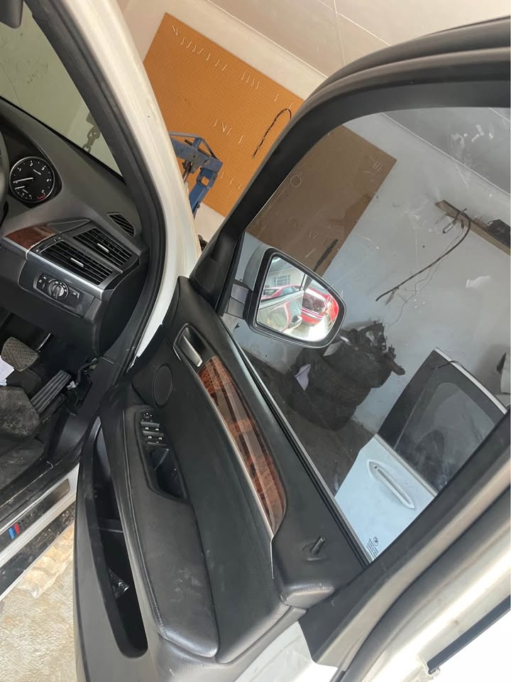 BMW X5 e70 4.0d stripping for spares