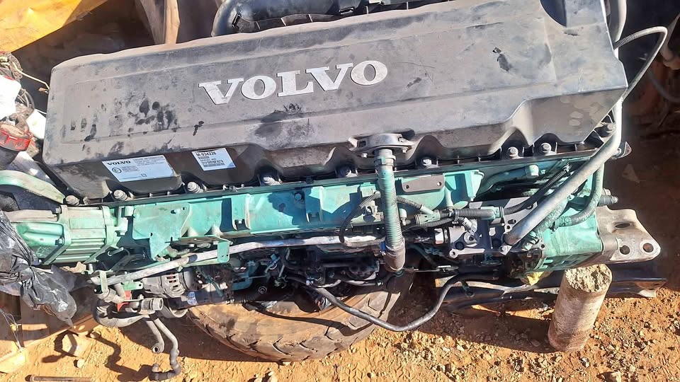 VOLVO FH/FMX D13 Version 4 engines and gearboxes available.
