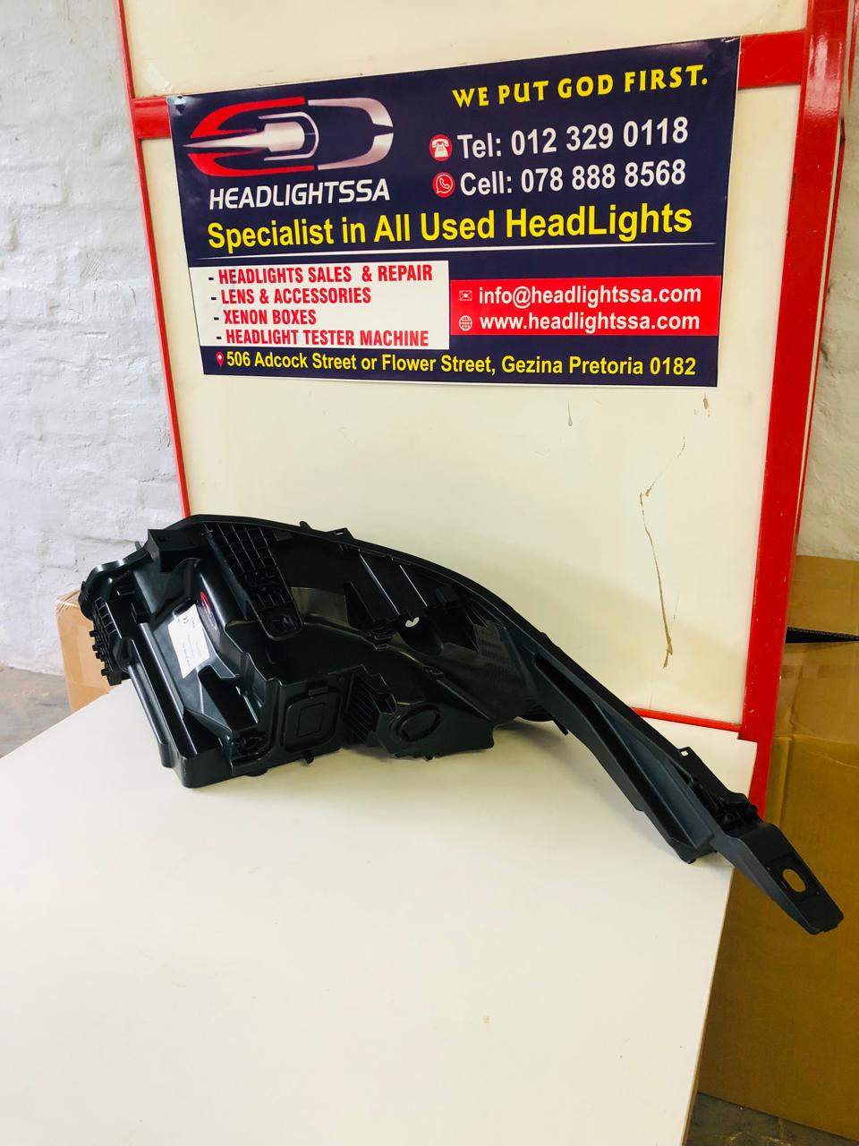 Range Rover Vogue right side headlight replacement housing - Private Seller Range Rover Vogue right side headlight replacement housing - Private Seller