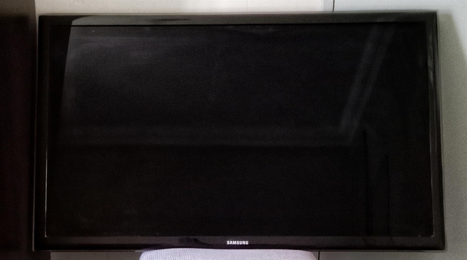 SAMSUNG LED 46" FULL HD TV SAMSUNG LED 46" FULL HD TV
