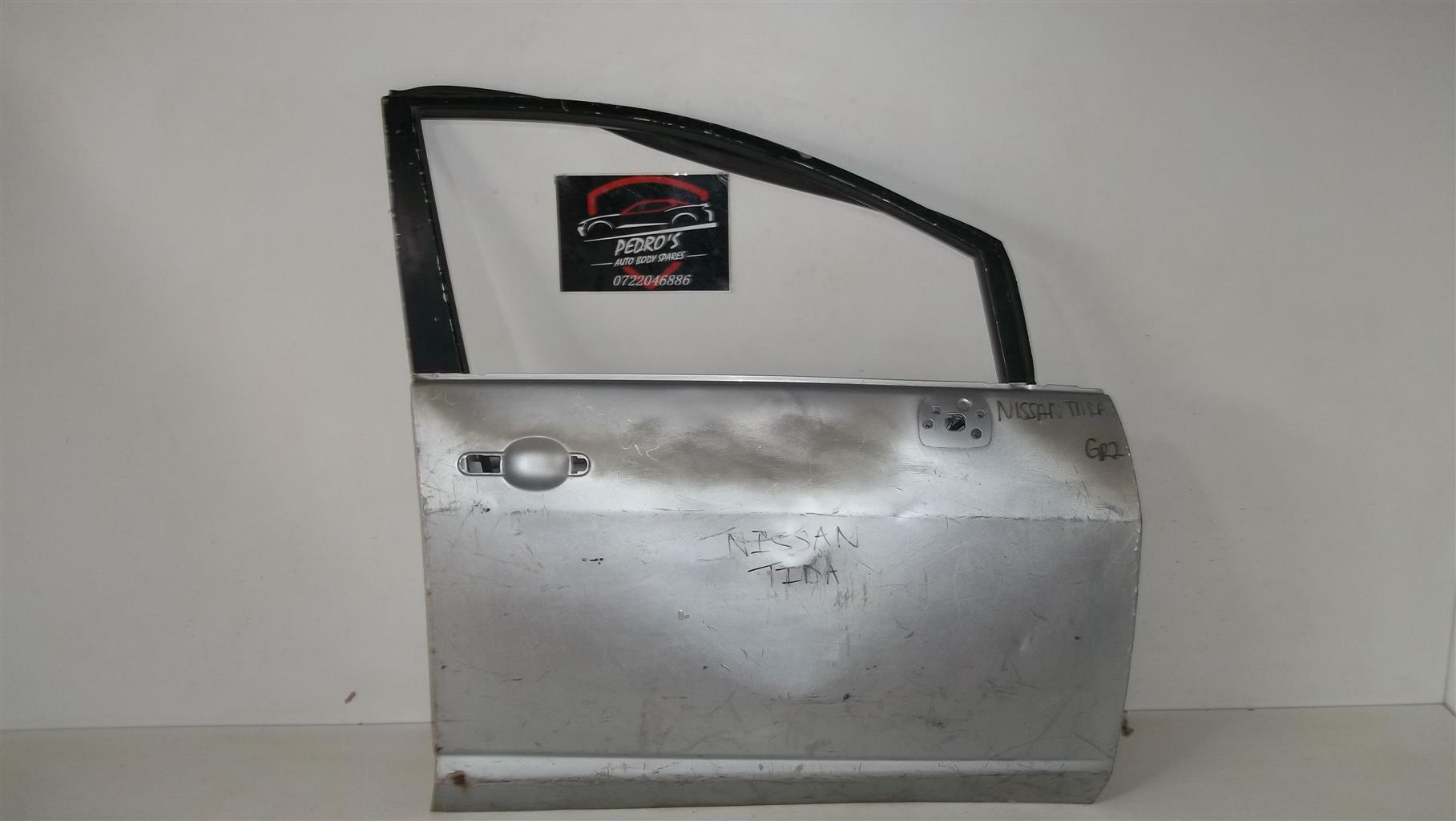 Nissan Tiida right front door - Private Seller Nissan Tiida right front door - Private Seller