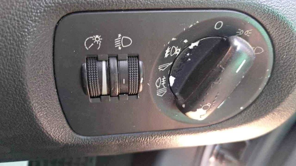 Audi A3 2.0 TDI hatchback headlight switch - Private Seller