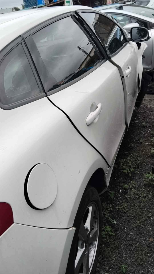 Volvo V40 T3 striping for spares - Private Seller
