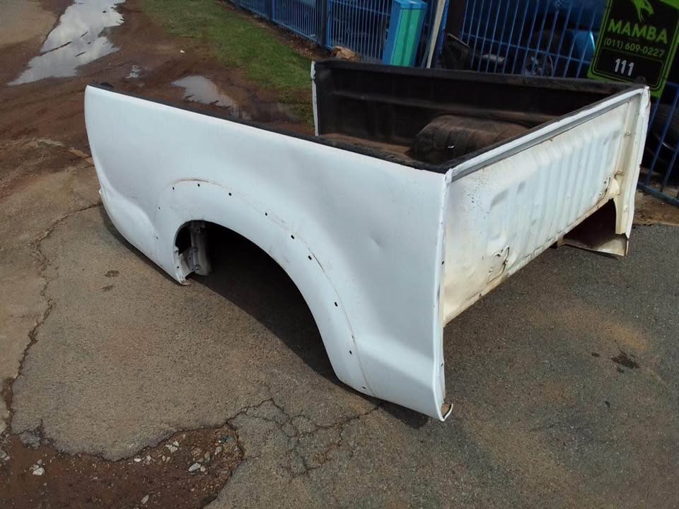 Toyota Hilux 3.0 D4D super cab load bin available - Private Seller Toyota Hilux 3.0 D4D super cab load bin available - Private Seller