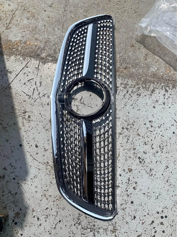 Mercedes Benz W447 front grille