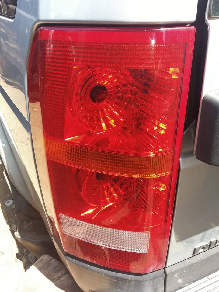 Land Rover Discovery 3 Tail Lights for sale | AUTO EZI - Private Seller