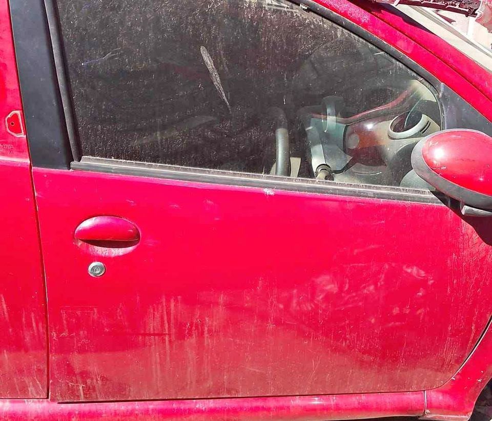 Toyota Aygo RF door - Private Seller Toyota Aygo RF door - Private Seller