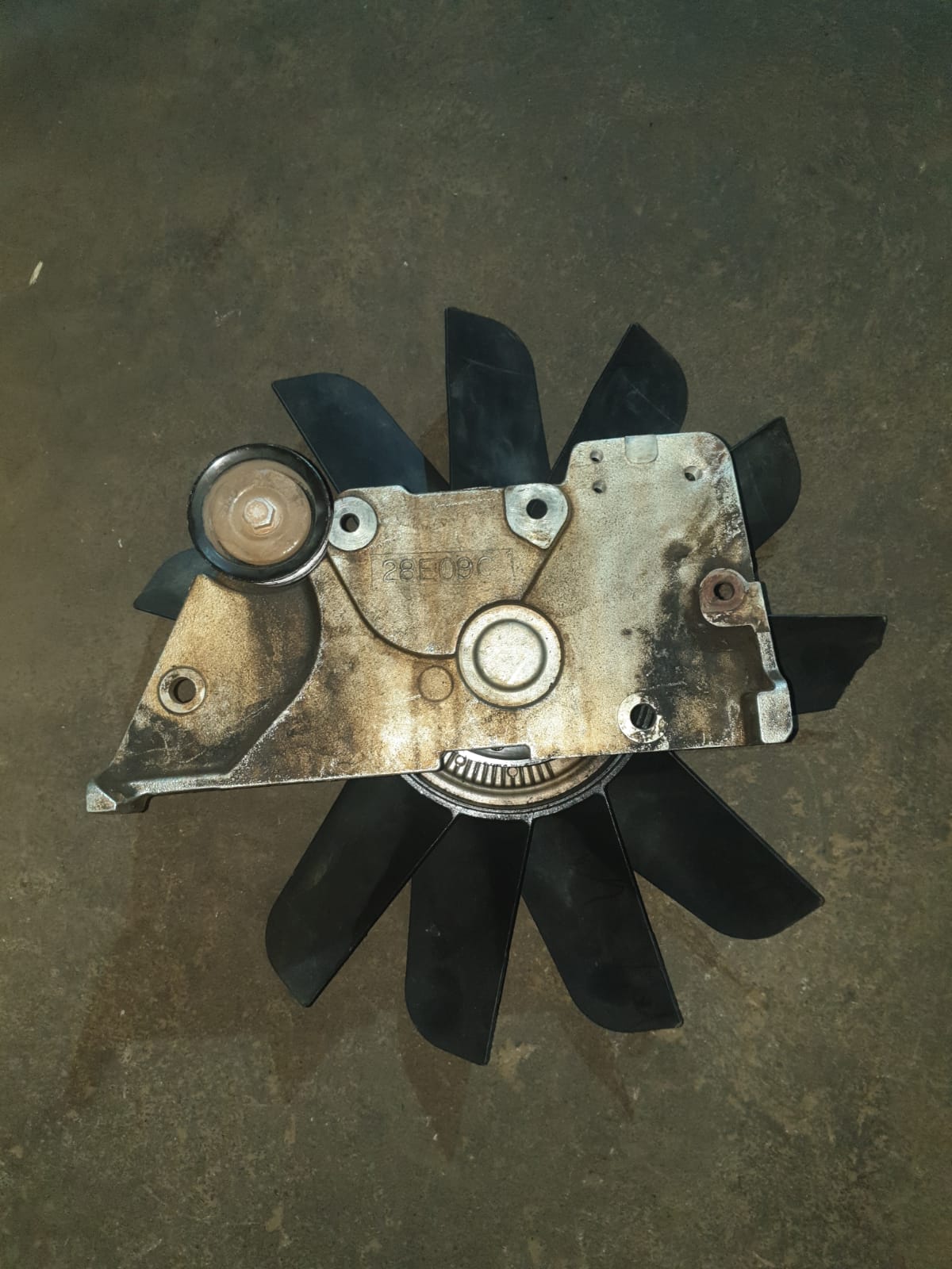 Defender 110 2.4 Diesel Puma Radiator Fan For Sale