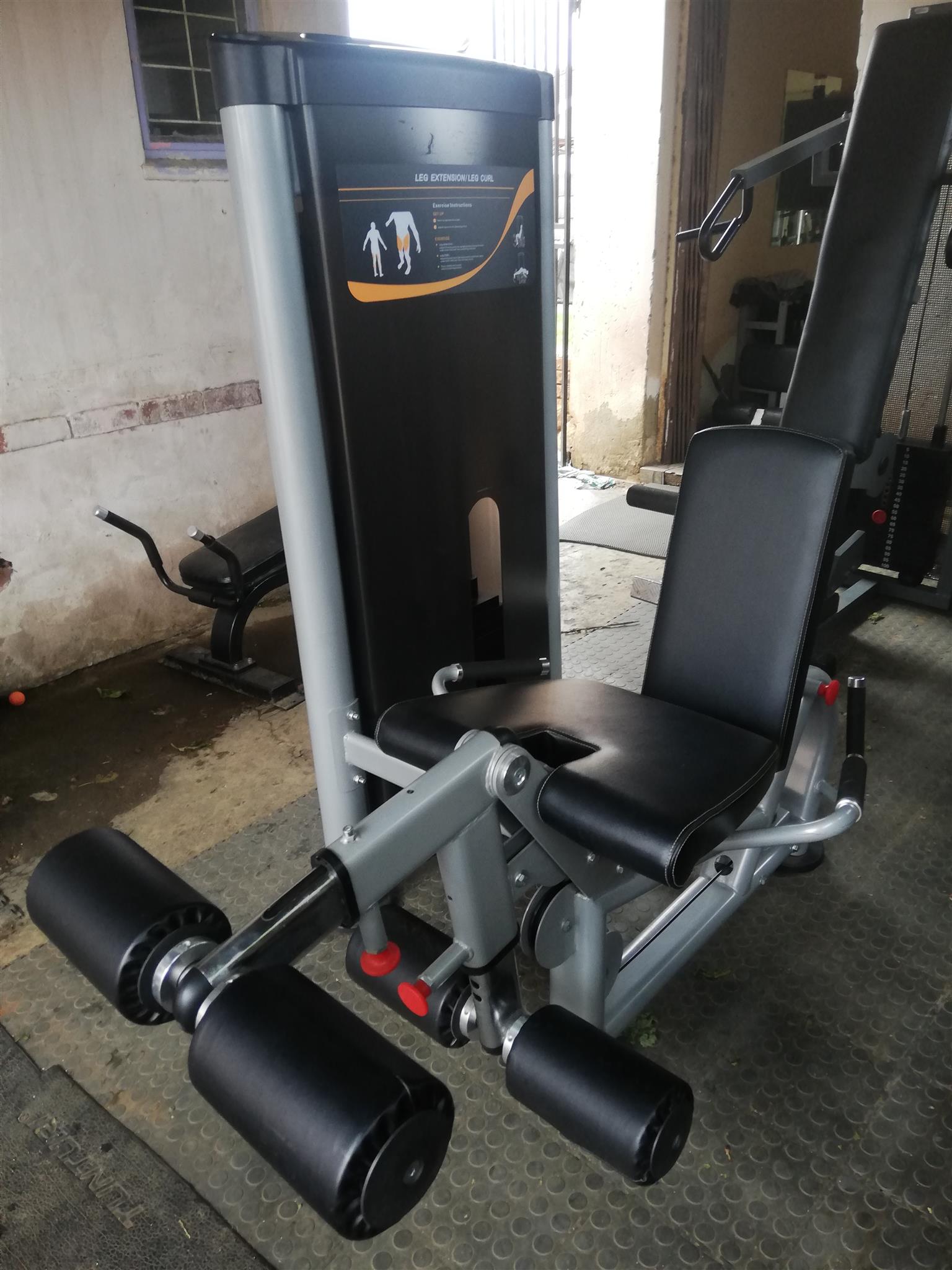 Two In One Leg Extention Leg Curl Machine