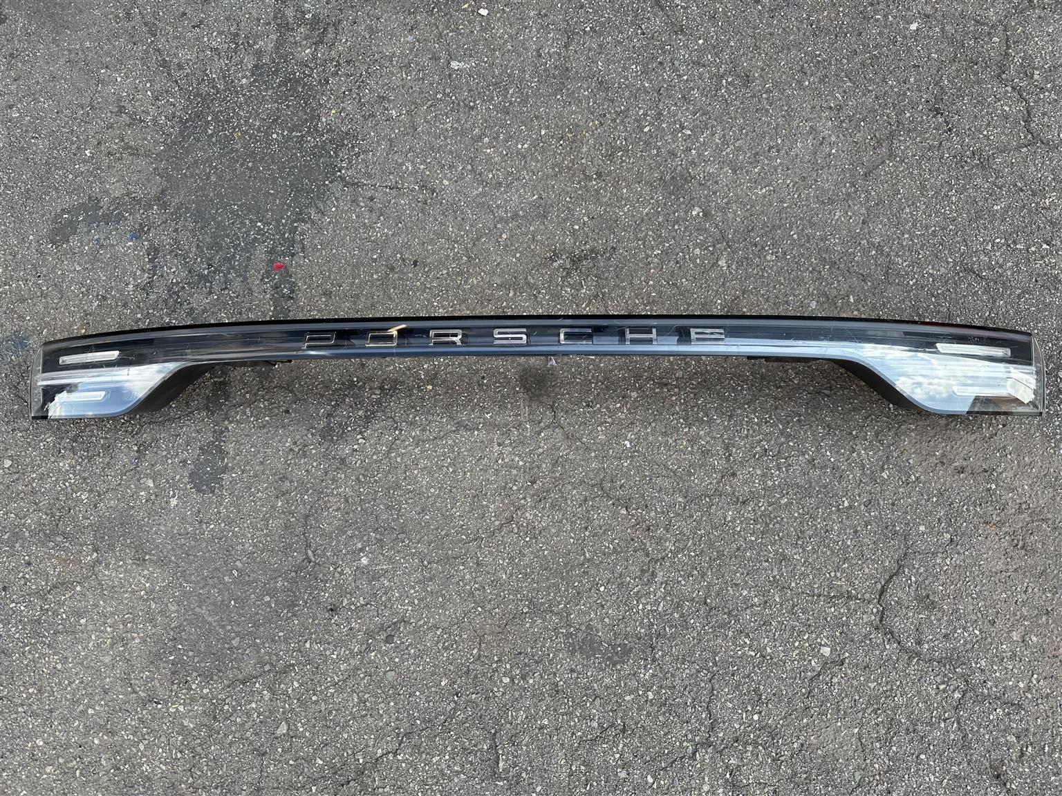 2019-2022 Porsche Cayenne Center Trunk brake Lamp Tailight - Private Seller 2019-2022 Porsche Cayenne Center Trunk brake Lamp Tailight - Private Seller
