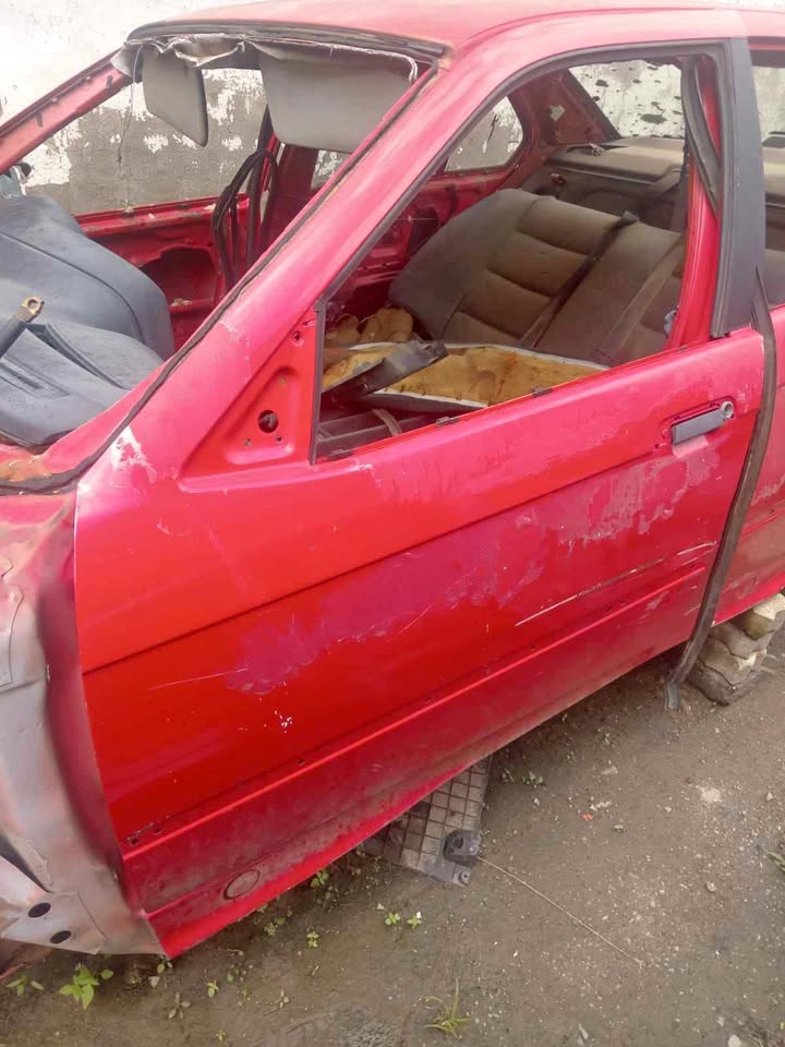 Bmw 318is e36 left front door - Private Seller Bmw 318is e36 left front door - Private Seller