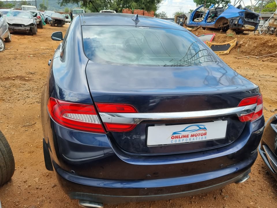 2015 JAGUAR XF 3.0 PETROL STRIPPING AS SPARES