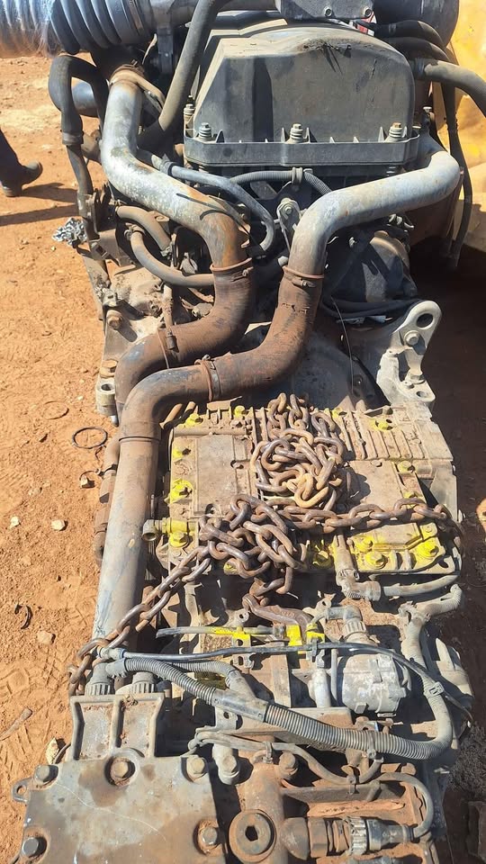 Nissan UD Quon GH13 engine&gearbox available
