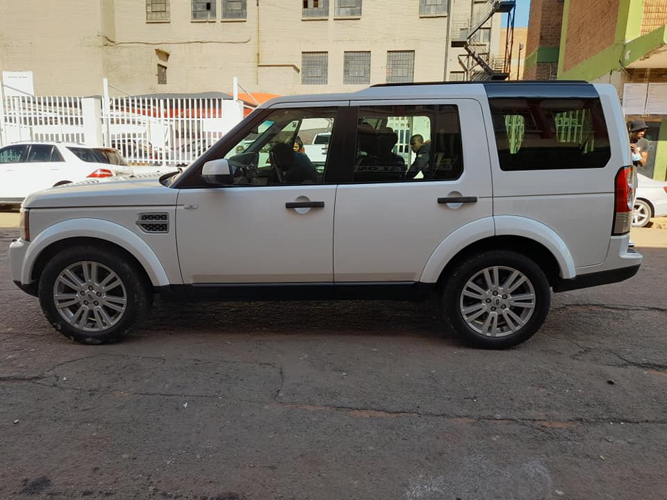 2012 Range Rover Discovery 4 4.0 Available