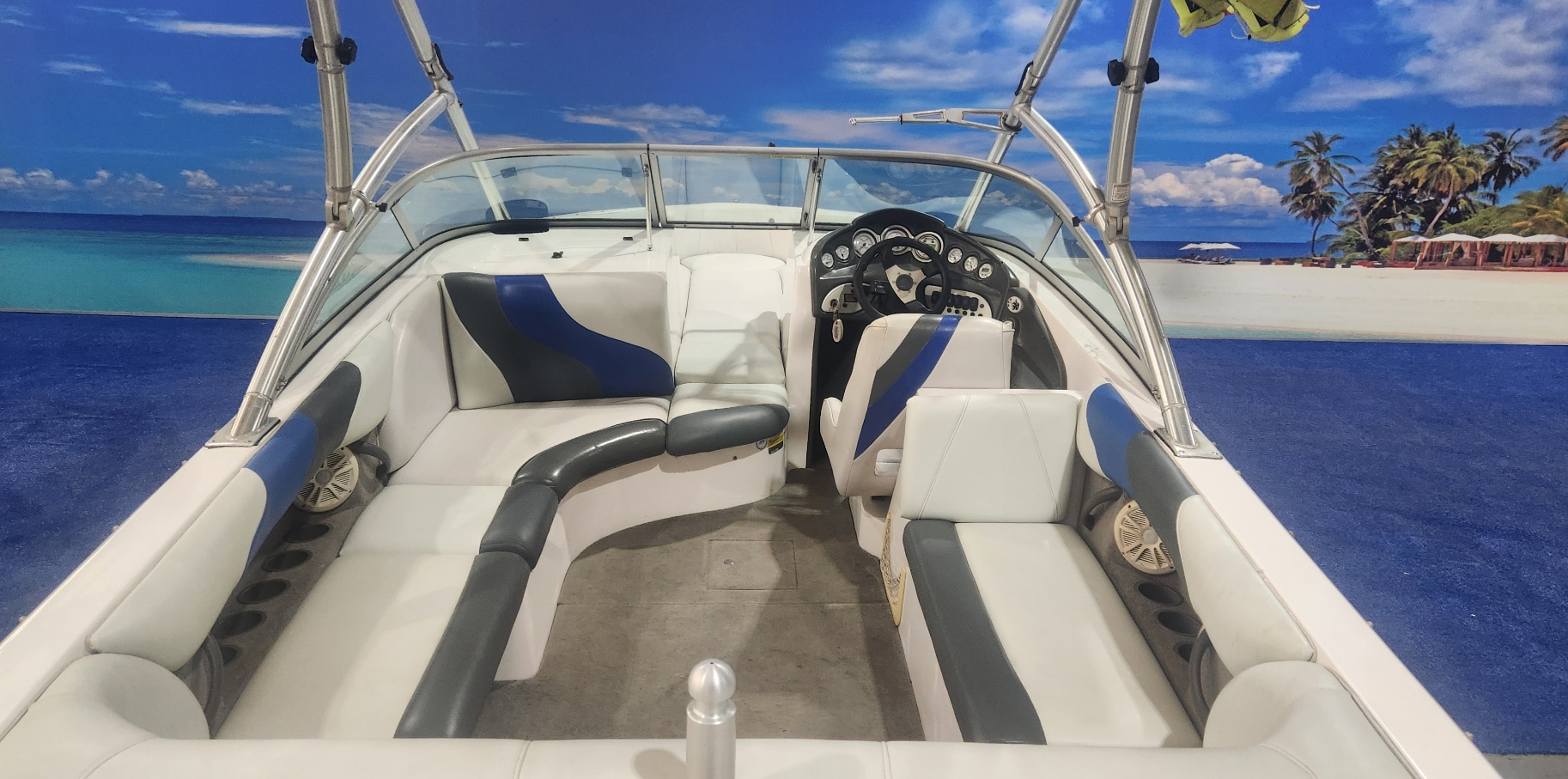 MOOMBA  MOBIUS XLV 5.7 L INDMAR V DRIVE