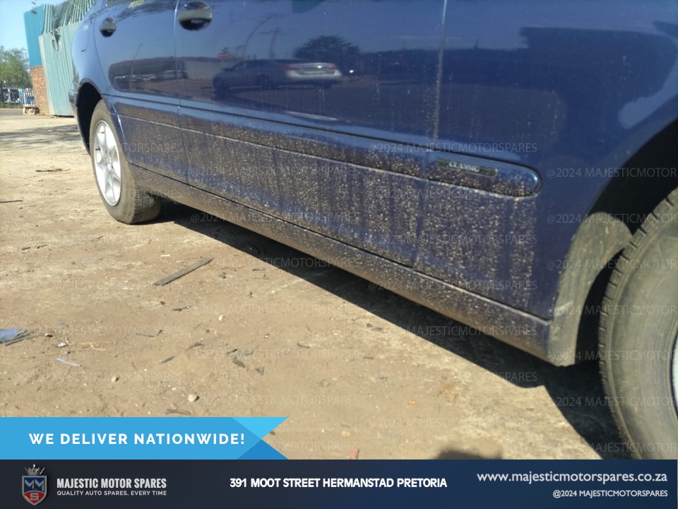 mercedes-benz c220 cdi w203 side skirts for sale - Private Seller