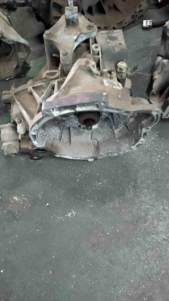 FORD FIGO MANUAL GEARBOX FOR SALE - Private Seller FORD FIGO MANUAL GEARBOX FOR SALE - Private Seller