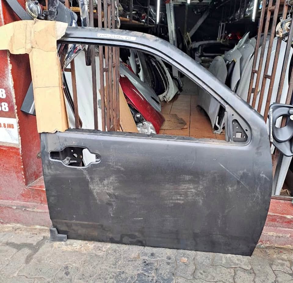 Isuzu D-Max door 2010 - Private Seller Isuzu D-Max door 2010 - Private Seller