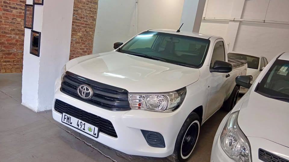 2019 Toyota Hilux 2.0 Manual single cab for sale 2019 Toyota Hilux 2.0 Manual single cab for sale