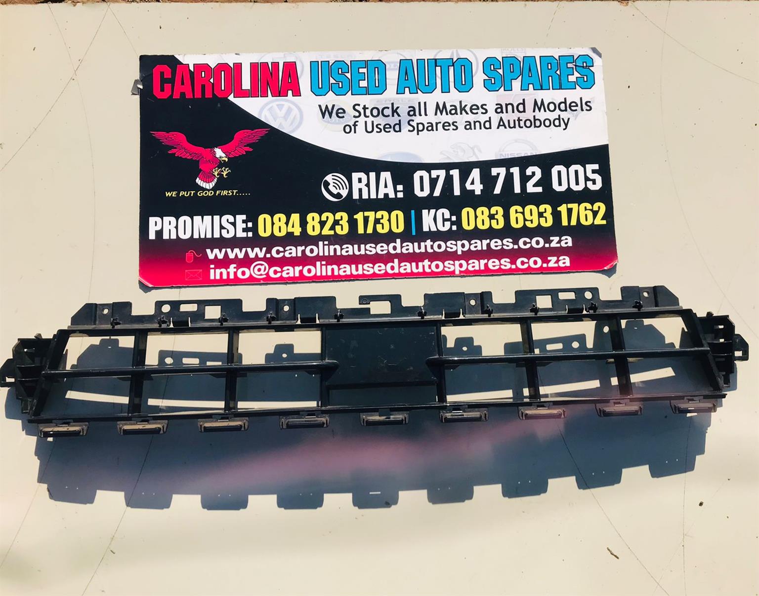 Audi Q2 front bumper grill - Private Seller Audi Q2 front bumper grill - Private Seller