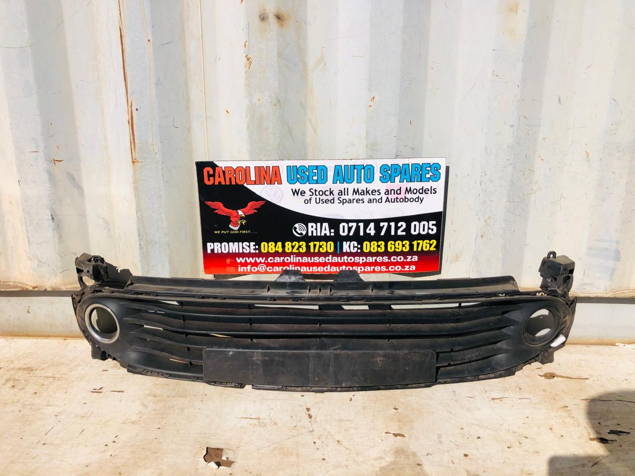 Renault Clio 4 lower bumper grill (2012-2019) - Private Seller Renault Clio 4 lower bumper grill (2012-2019) - Private Seller