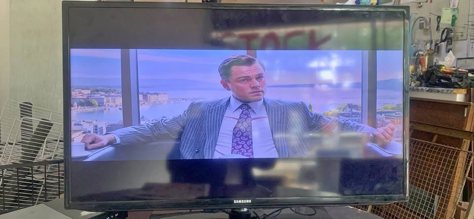 Samsung 40 inch tv with remote R1800 280 Steve Biko road  Gezina  Pretoria
