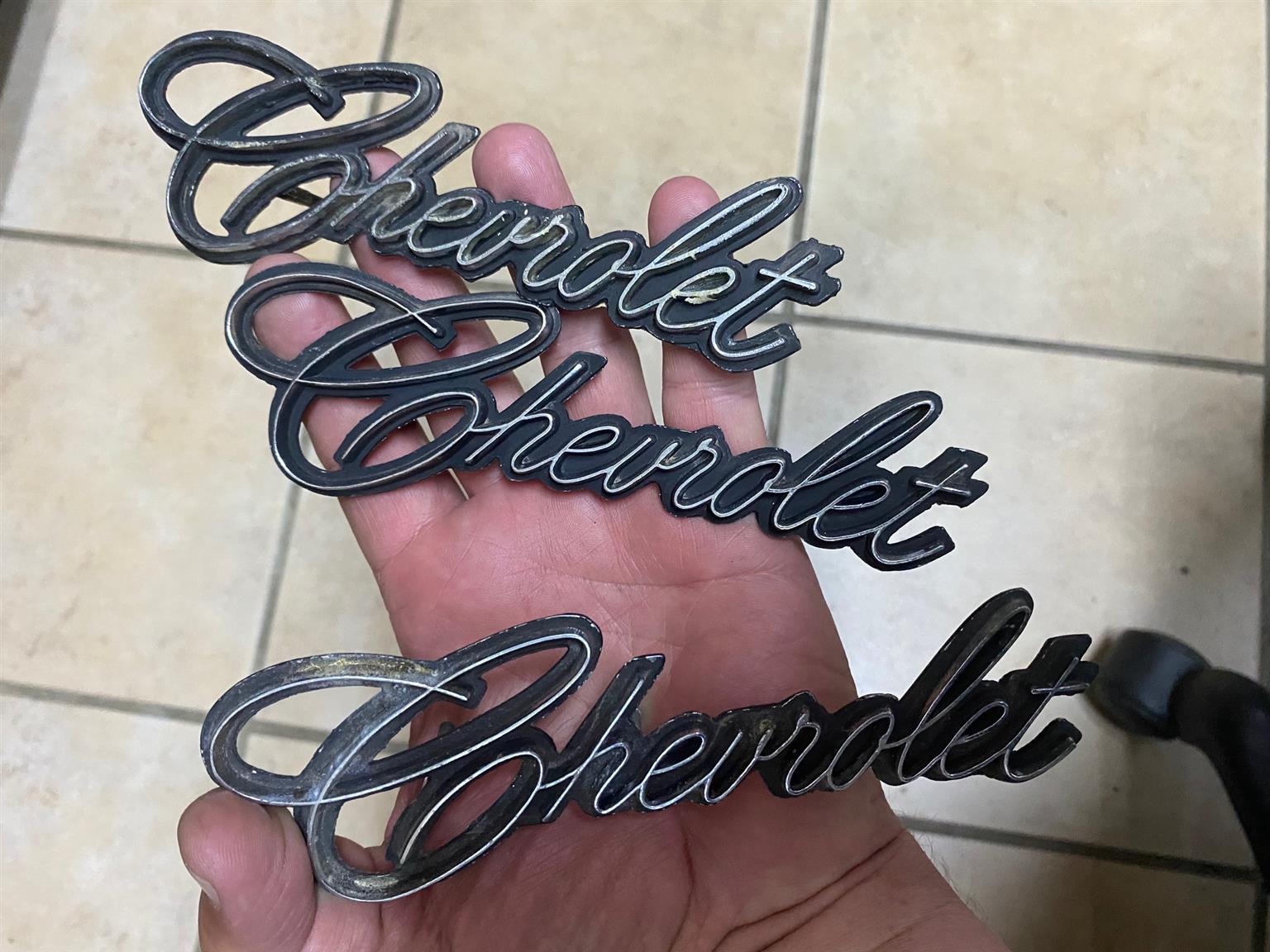 Chevrolet Badges emblem decal motive Mascot - Private Seller Chevrolet Badges emblem decal motive Mascot - Private Seller