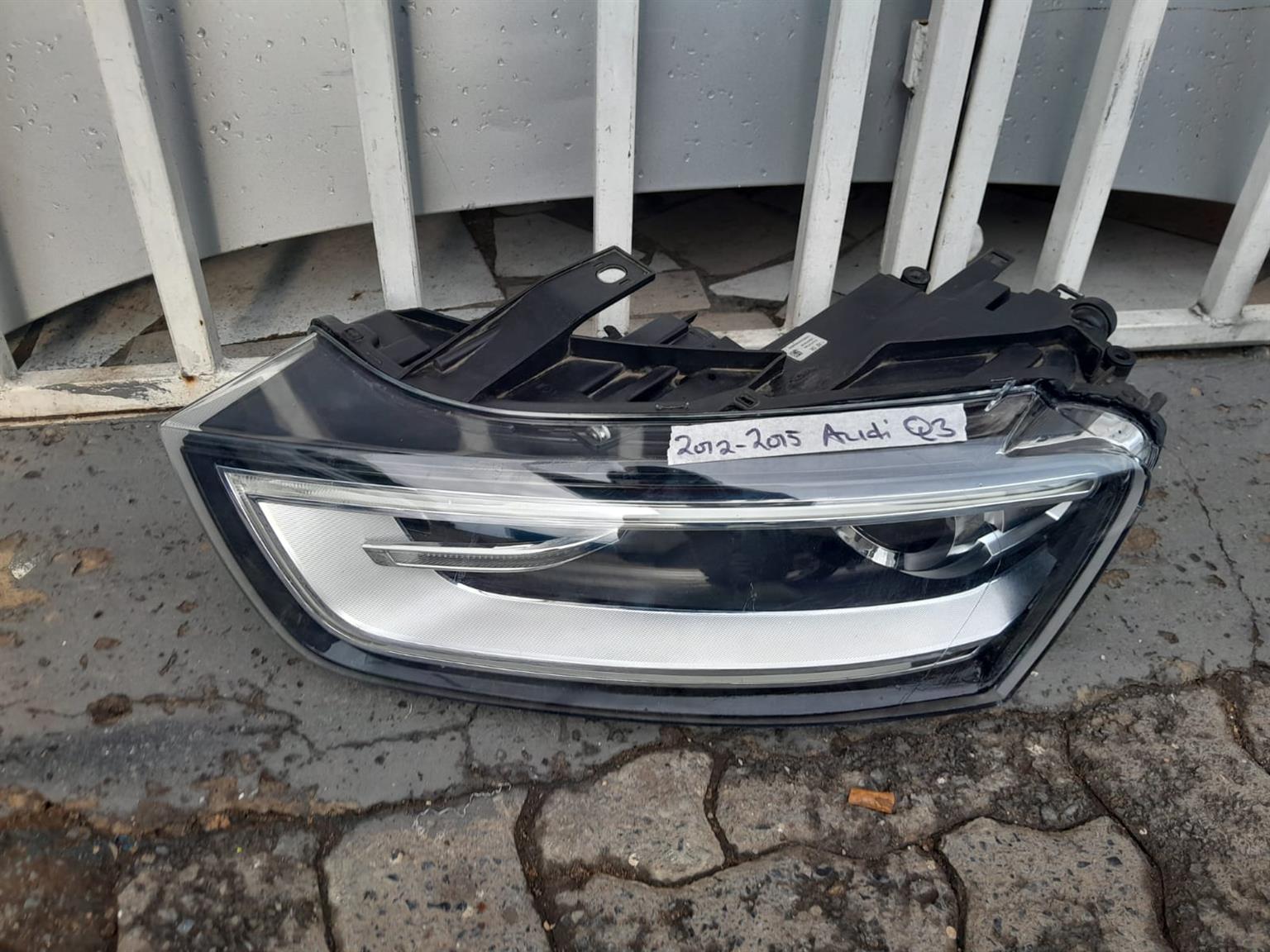 2012-2015 AUDI Q3 LEFT SIDE HEADLIGHT FOR SALE - Private Seller 2012-2015 AUDI Q3 LEFT SIDE HEADLIGHT FOR SALE - Private Seller