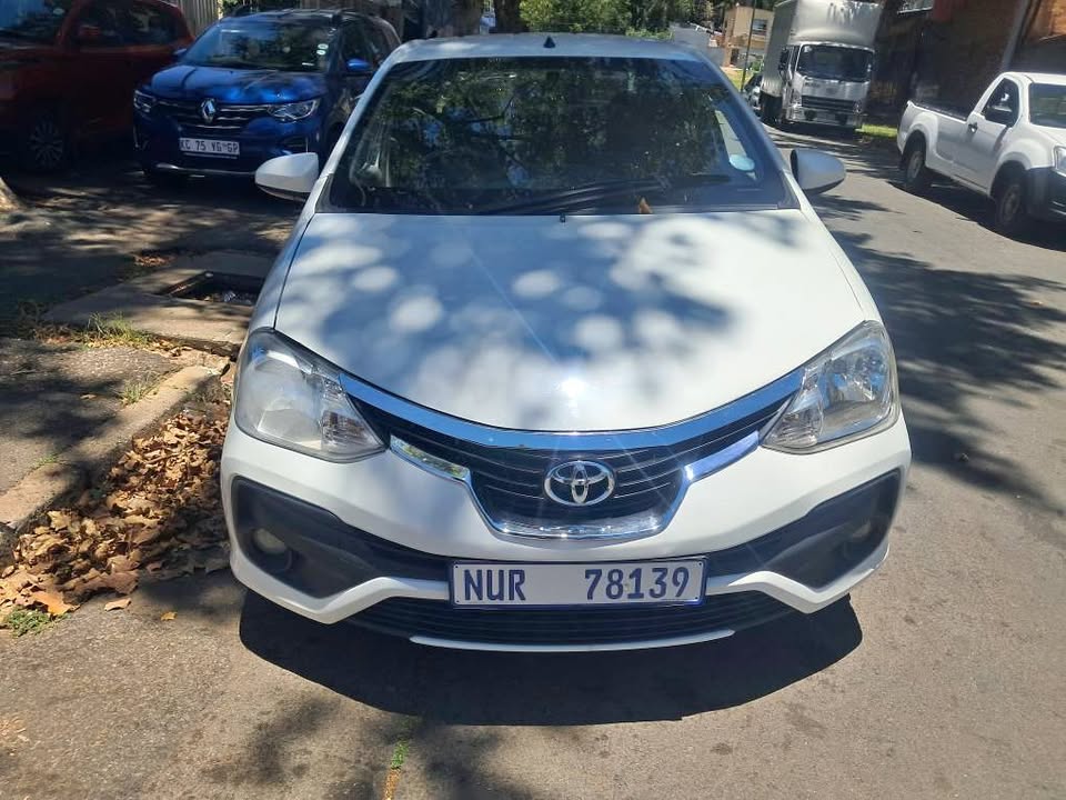 Toyota Etios Sedan 1.5 2015 for sale
