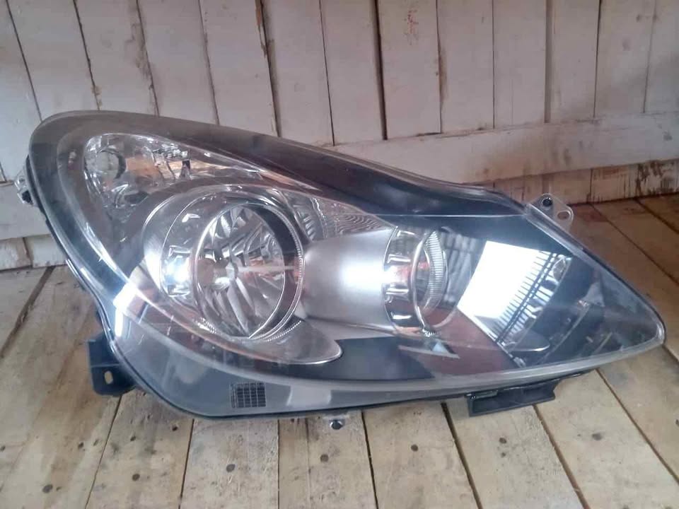 Opel corsa 2006-2010 rhs headlight - Private Seller Opel corsa 2006-2010 rhs headlight - Private Seller