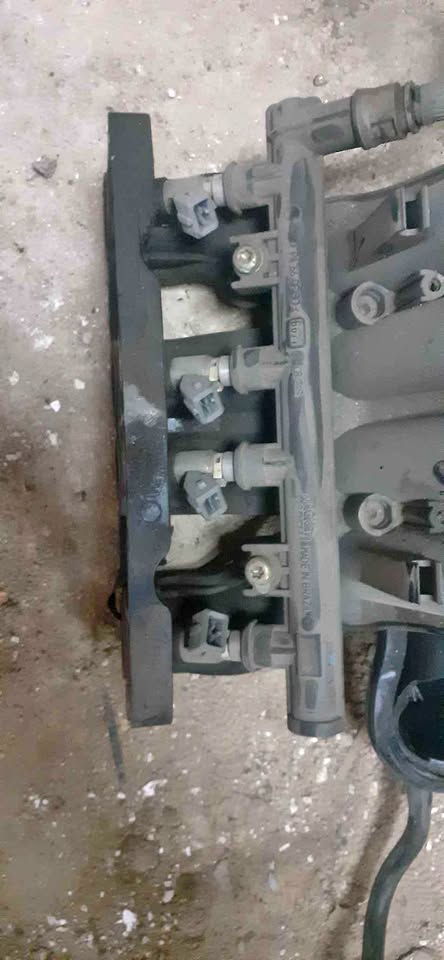 Fiat Strada 1.4 Injector Rail With Injectors - Private Seller Fiat Strada 1.4 Injector Rail With Injectors - Private Seller