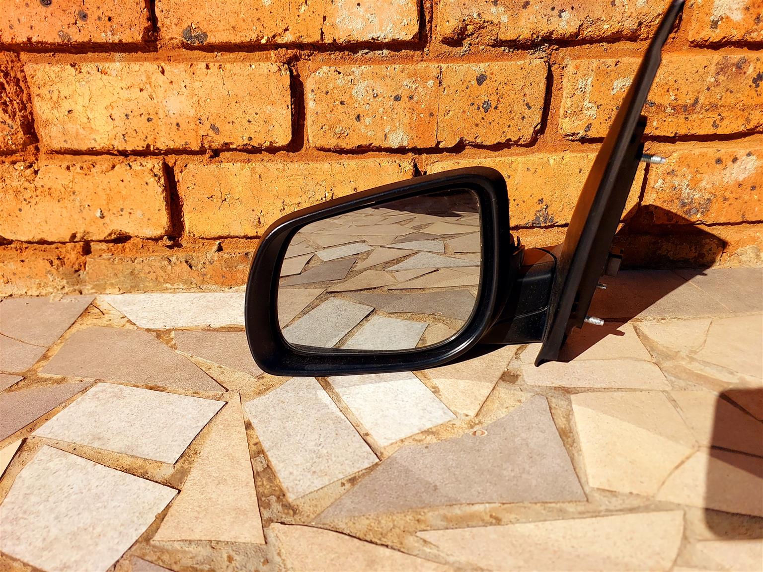 KIA PICANTO LEFTSIDE MIRROR FOR SALE - Private Seller