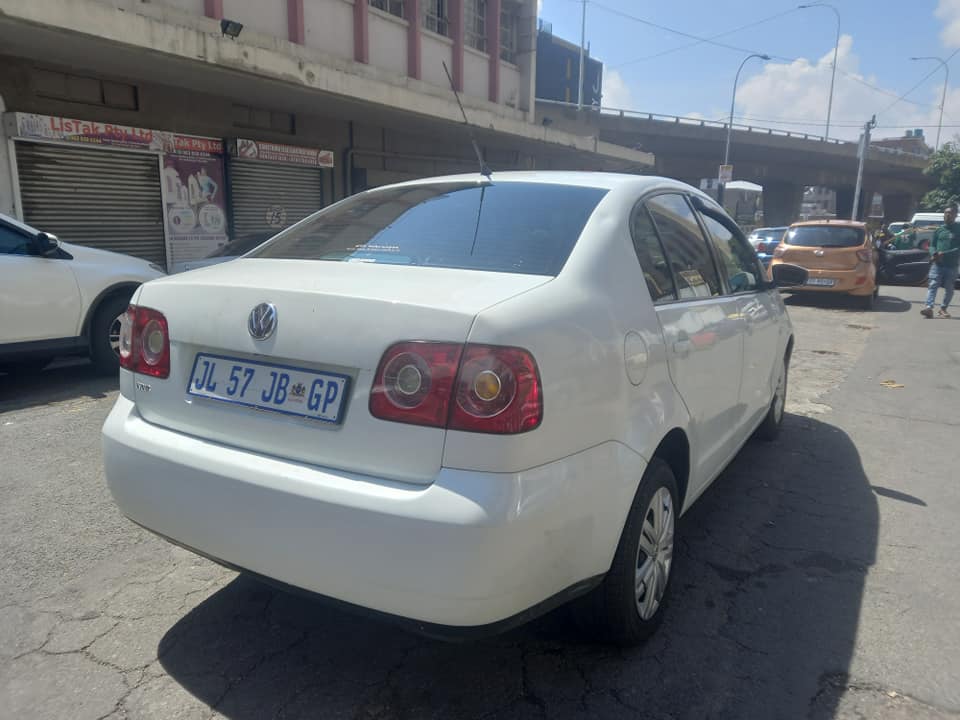 2015 VW POLO VIVO SEDAN 1.4 PETROL, MANUAL TRANSMISSION, WHITE COLOUR, MILEAGE 91000KM