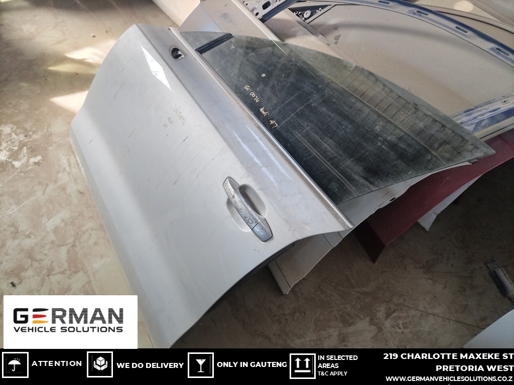Audi A7 front car door with glass for sale used