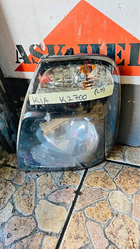 Kia K2700 headlight