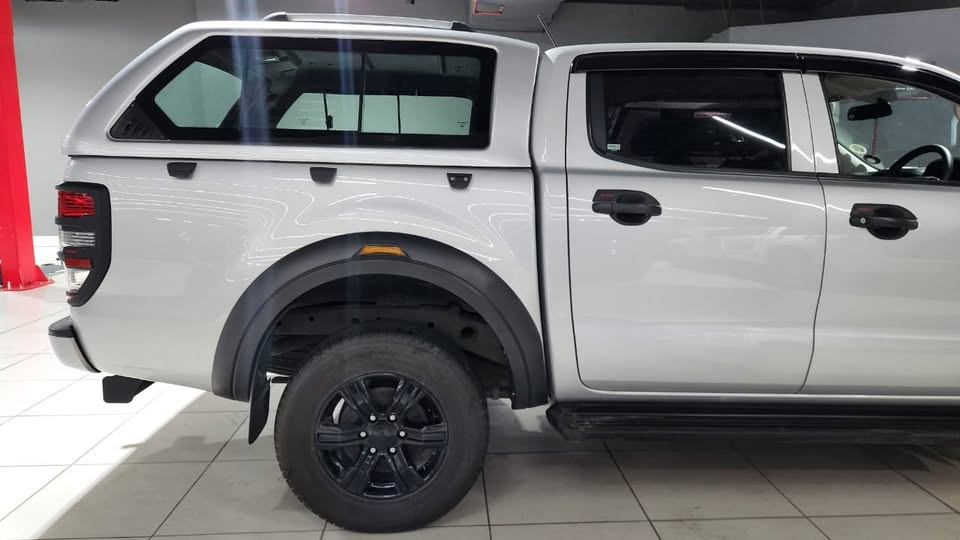 Reflector wheel arches for ford ranger - Private Seller Reflector wheel arches for ford ranger - Private Seller