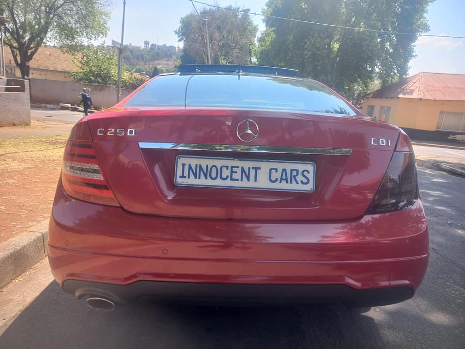 2012 MERCEDES BENZ C250 CDI PETROL, AUTOMATIC, RED COLOR, MILEAGE 113000KMS. SUNROOF