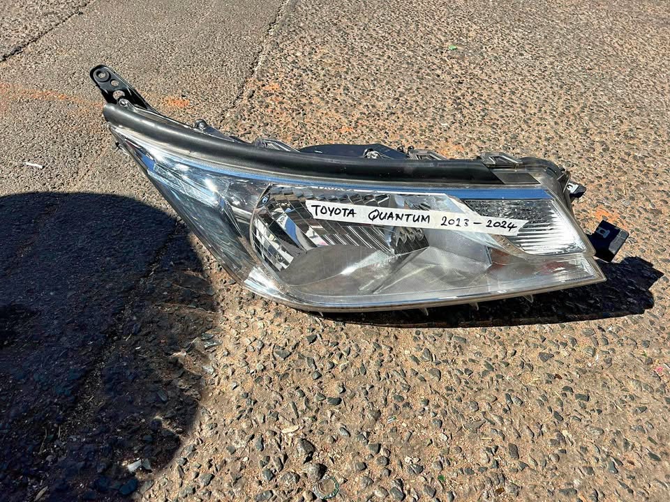 Toyota Quantum headlight - Private Seller Toyota Quantum headlight - Private Seller
