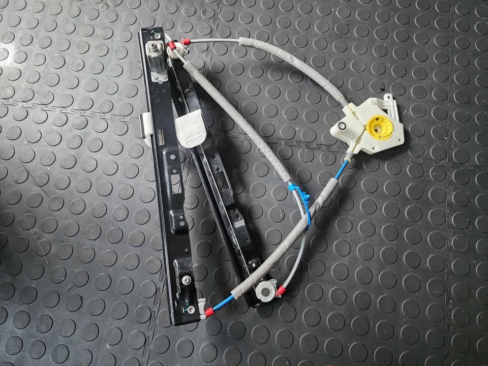 FORD B MAX WINDOW MECHANISM - OEM FRONT LEFT 2012-CURRENT - Private Seller