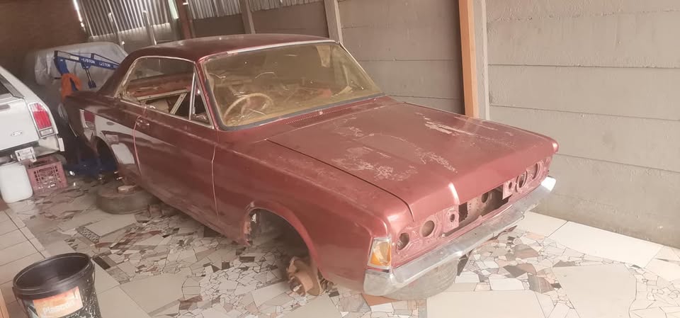 Ford 20m coupe body make me a offer - Private Seller Ford 20m coupe body make me a offer - Private Seller