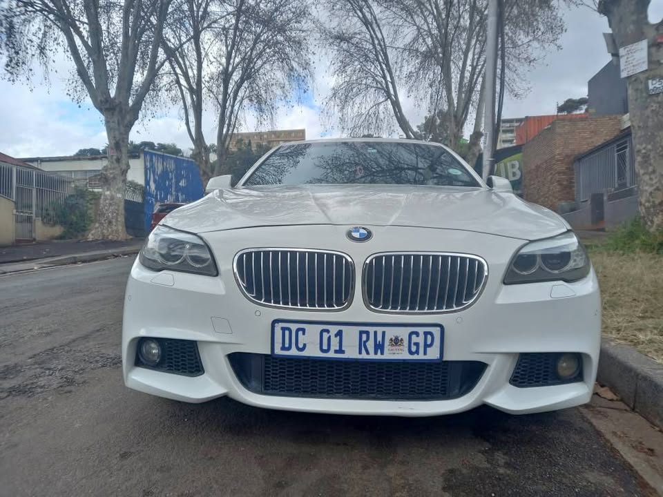2013 BMW 520i Petrol, Automatic, White, Leather seat, Sunroof, 145000kms,
