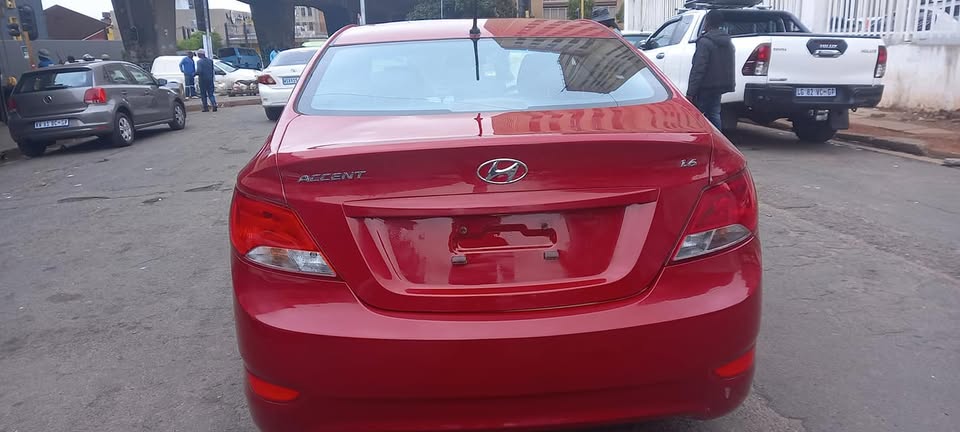 2017 HYUNDAI ACCENT1.6GLS PETROL, MANUAL TRANSMISSION, MAROON COLOUR