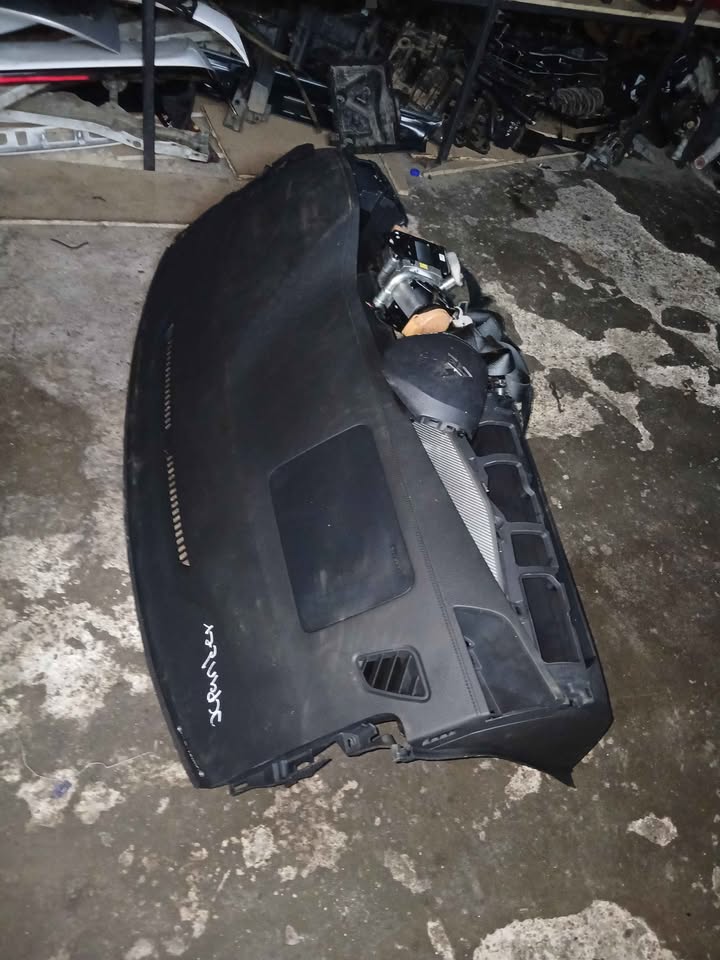 Mitsubishi xpander complete airbags set - Private Seller Mitsubishi xpander complete airbags set - Private Seller
