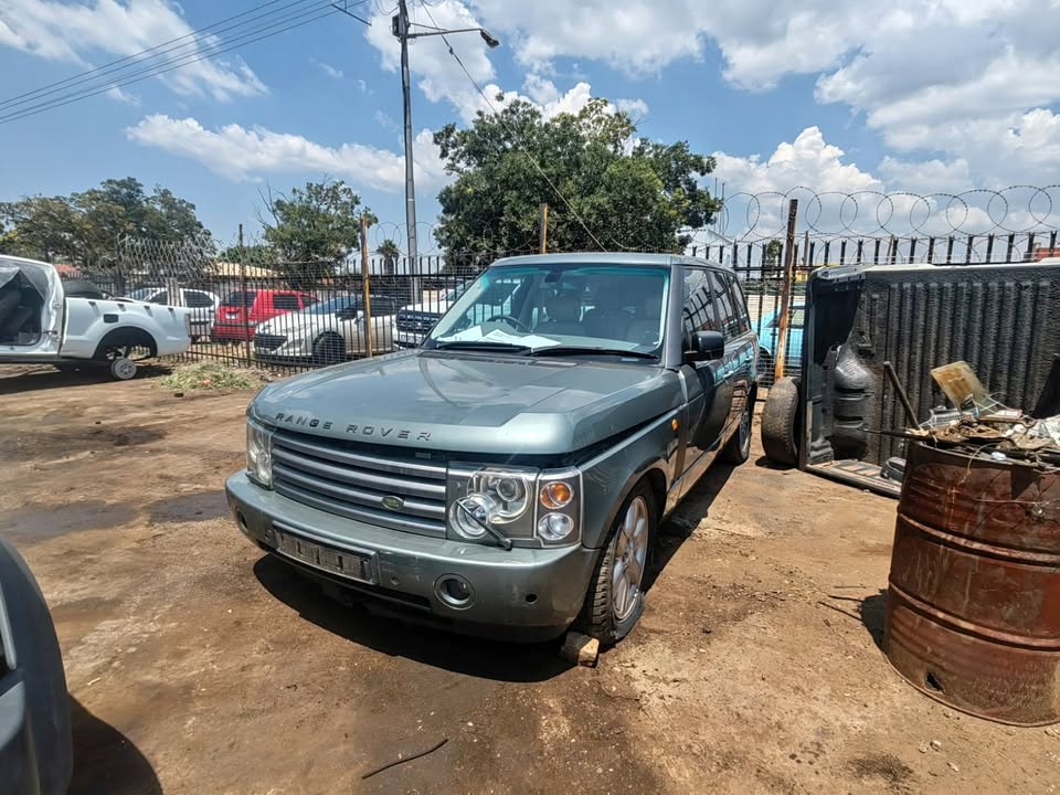 Land Rover Range Rover Big body 2006 4.4 petrol automatic stripping for spares - Private Seller Land Rover Range Rover Big body 2006 4.4 petrol automatic stripping for spares - Private Seller