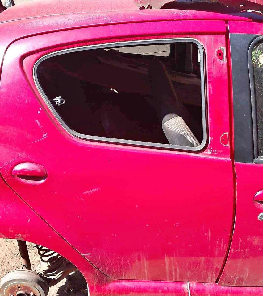 Toyota Aygo RR door - Private Seller Toyota Aygo RR door - Private Seller